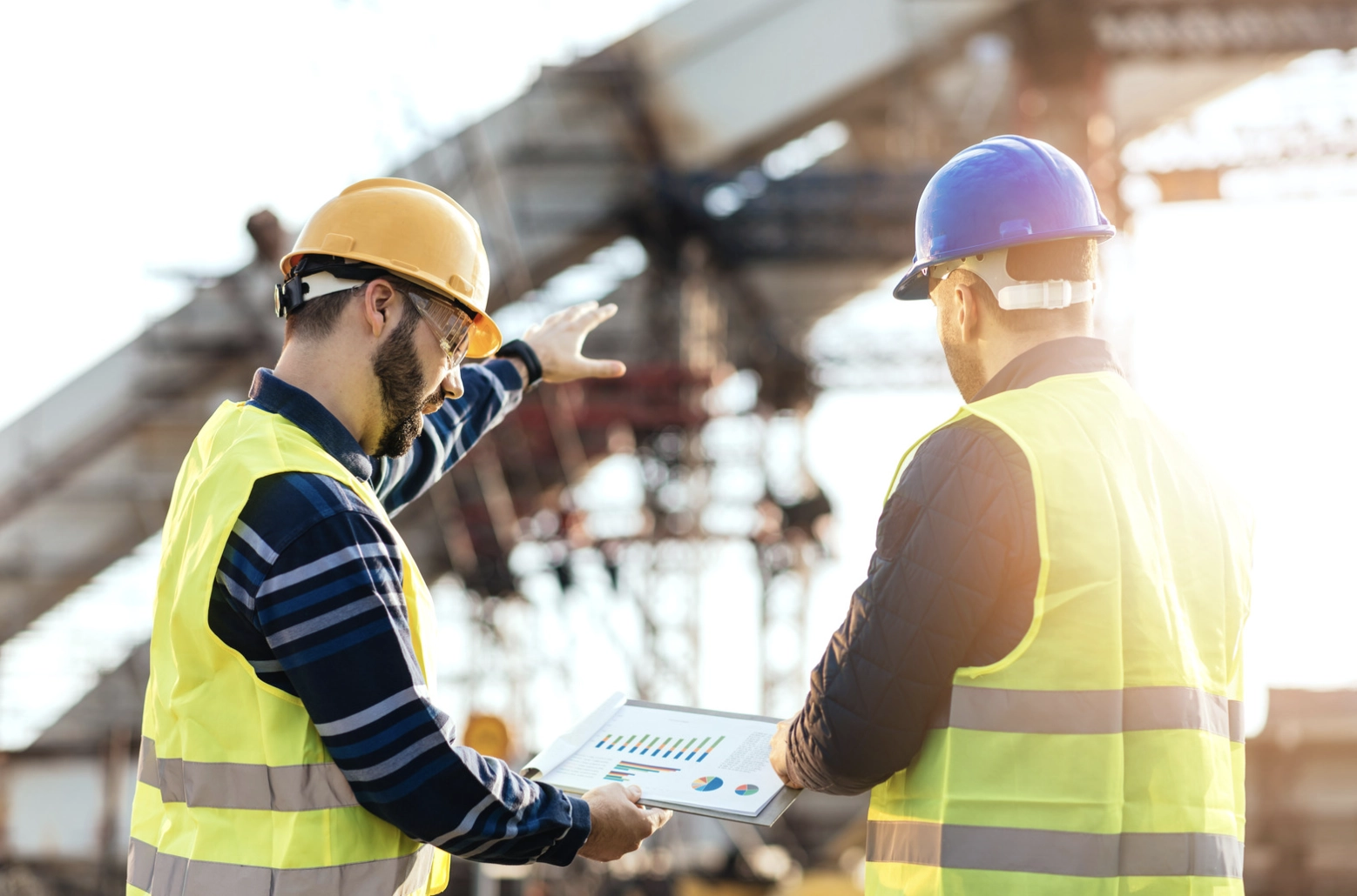 labor are looking at job site